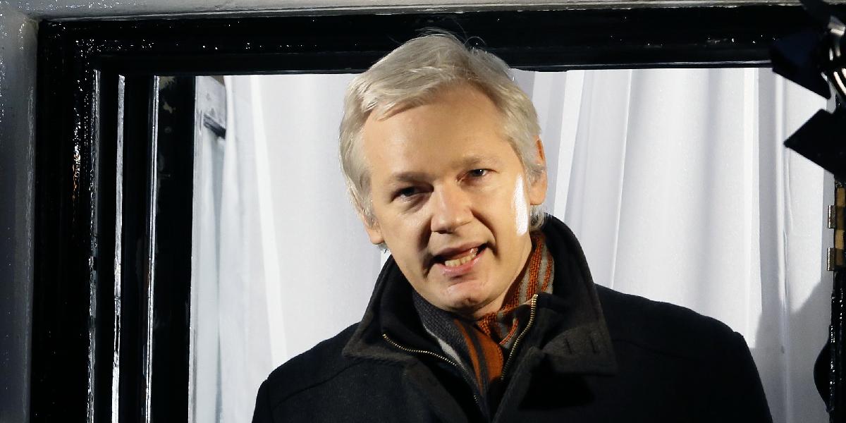 Julian Assange sa odmietol stretnúť s hercom Cumberbatchom