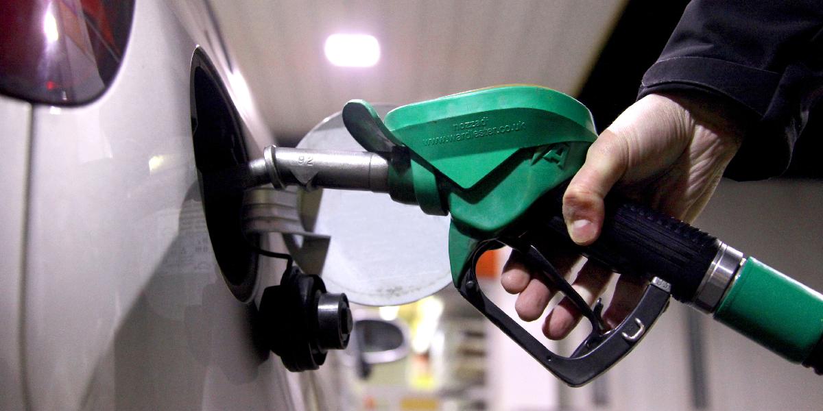 Slovensko má v porovnaní so susedmi stále najdrahšie benzíny