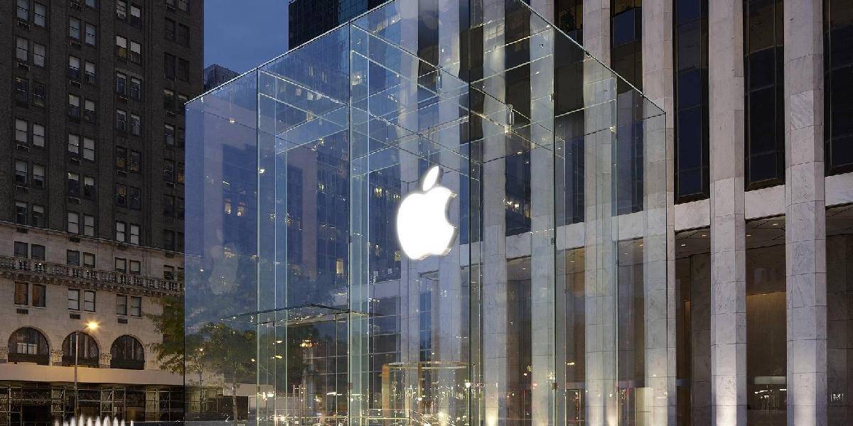 Podľa bývalého šéfa Apple by firma mala investovať do akvizícií veľkých firiem