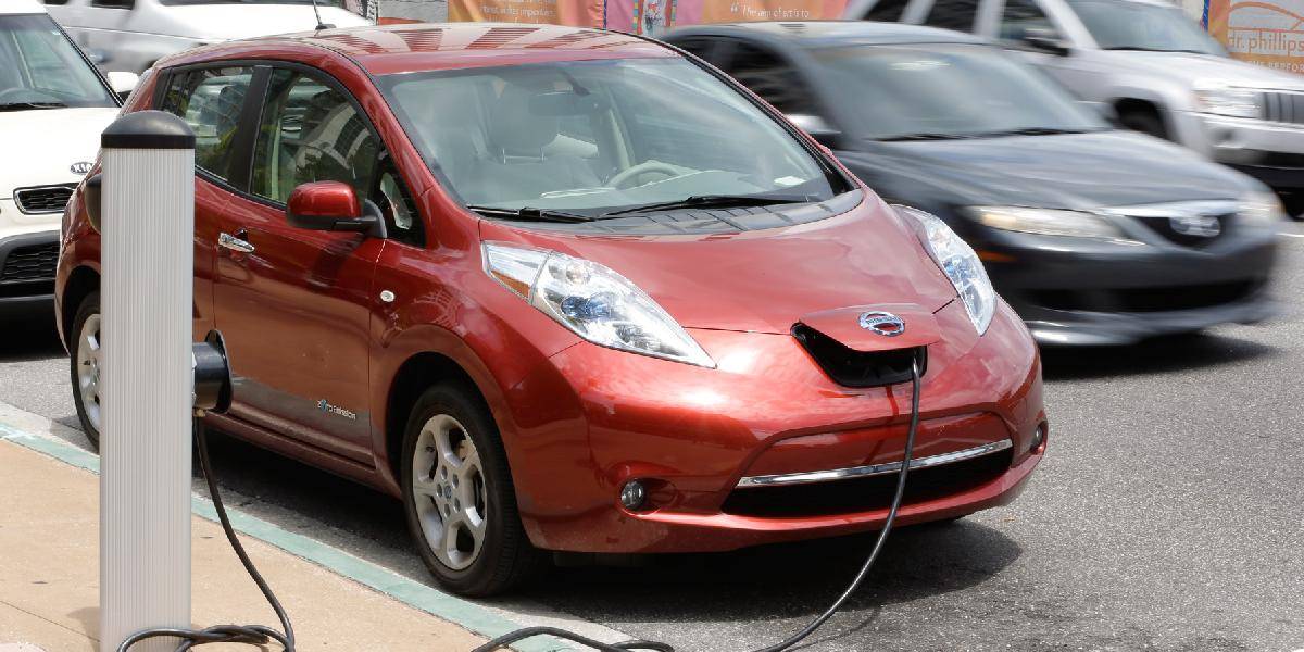 Daimler začína vytvárať podmienky pre nástup elektroáut