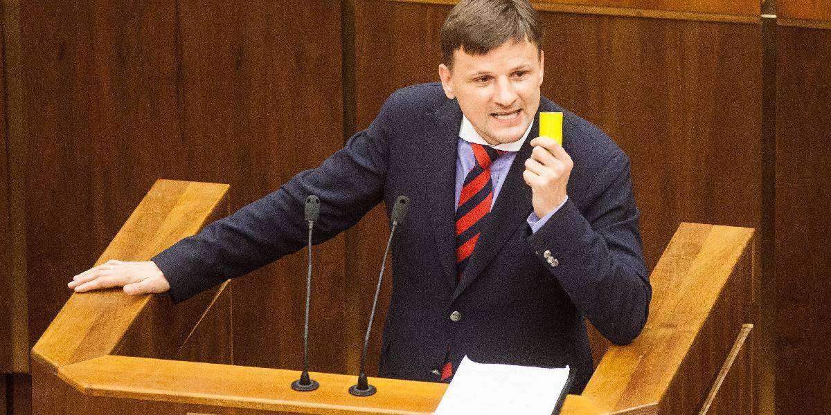 Hlina navrhuje nižšie odmeny pre exekútorov