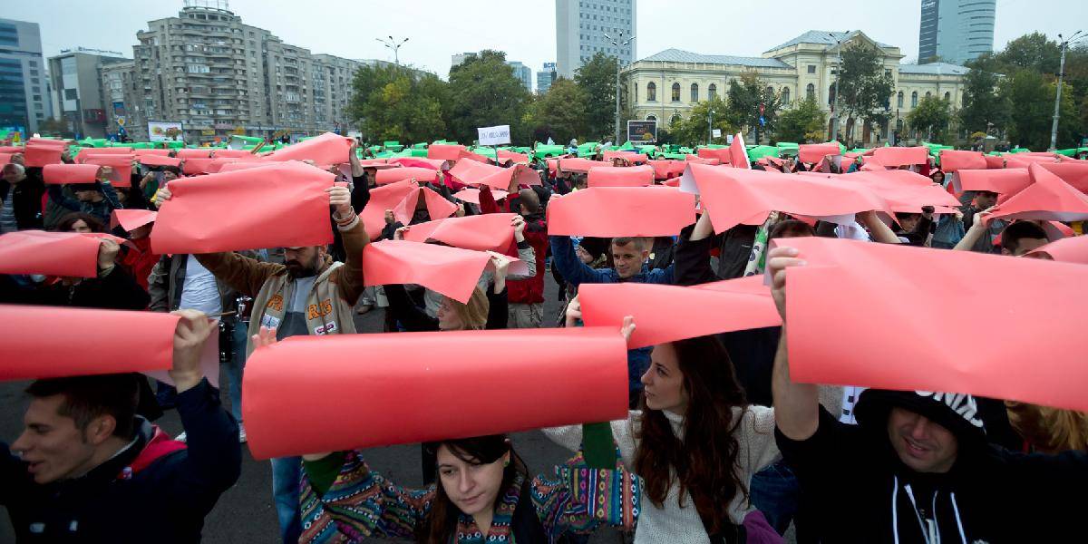 Demonštranti v Rumunsku okupujú pole, kde sa má ťažiť bridlicový plyn