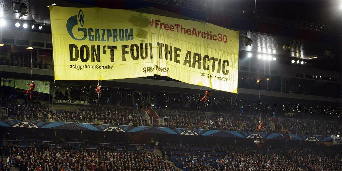 LM: UEFA potrestala Bazilej za protest aktivistov Greenpeace