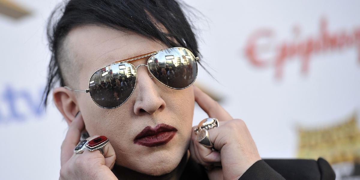 Úchylný Marilyn Manson: V hotelovej izbe nechal erotické pomôcky