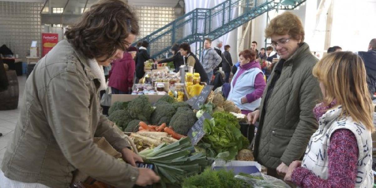 V Starej tržnici sú trhy so sezónnymi potravinovými produktmi
