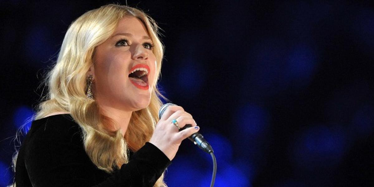 Kelly Clarkson zverejnila vianočnú pieseň Underneath the Tree