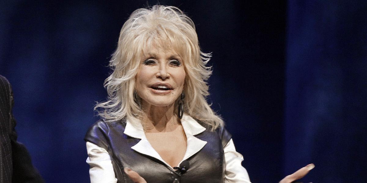 Dolly Parton sa ľahko zranila pri autonehode