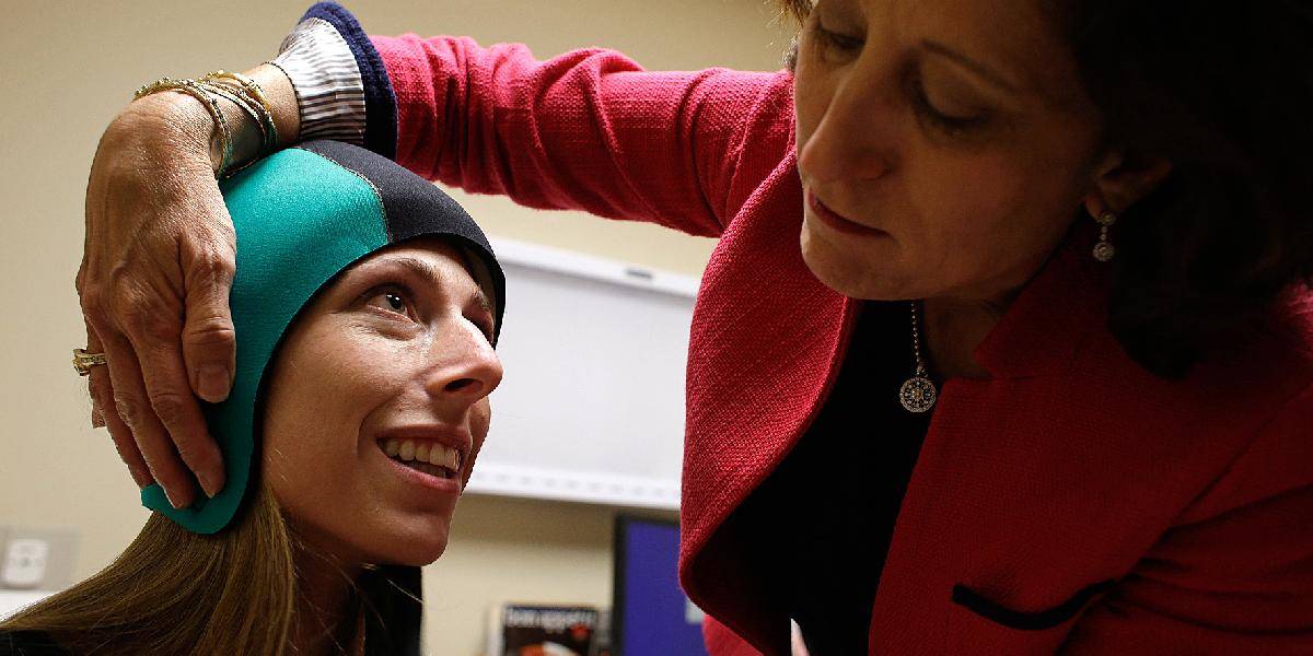 Chladiace čiapky pomôžu proti strate vlasov pri chemoterapii