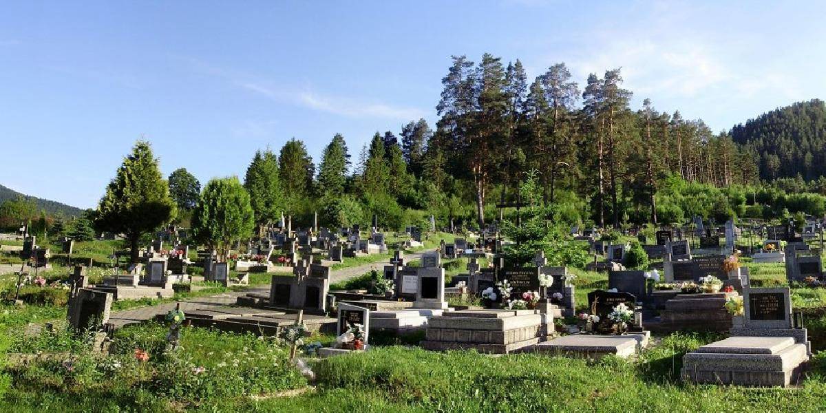 Z vojenského cintorína v Štôle ukradli tabuľky z náhrobkov