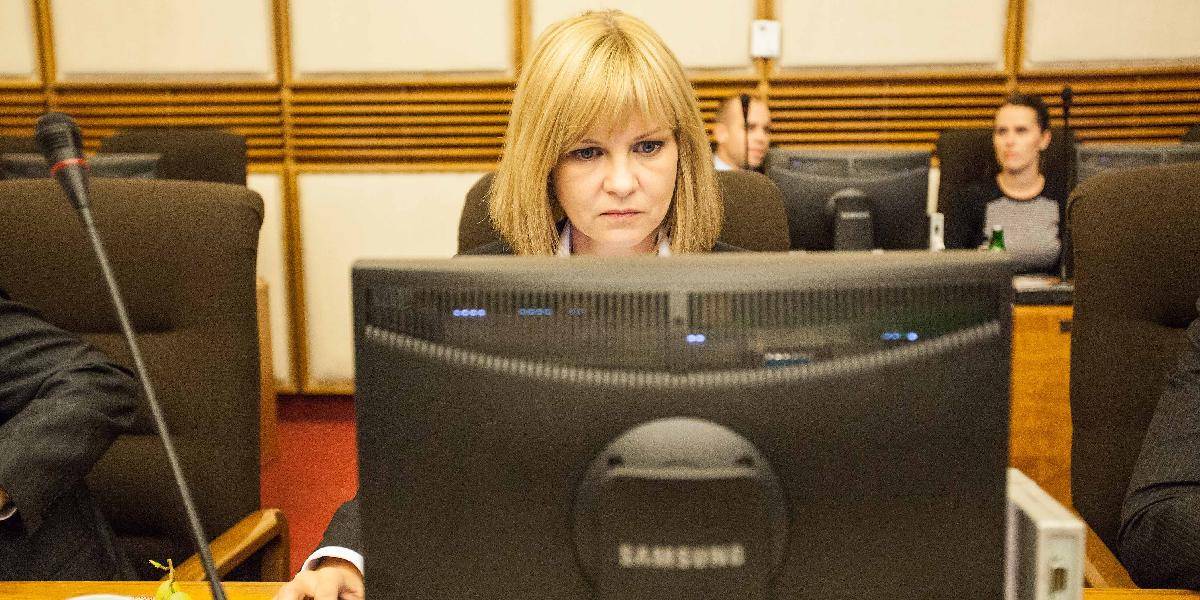 Vláda nesúhlasí s odvolaním ministerky Zvolenskej