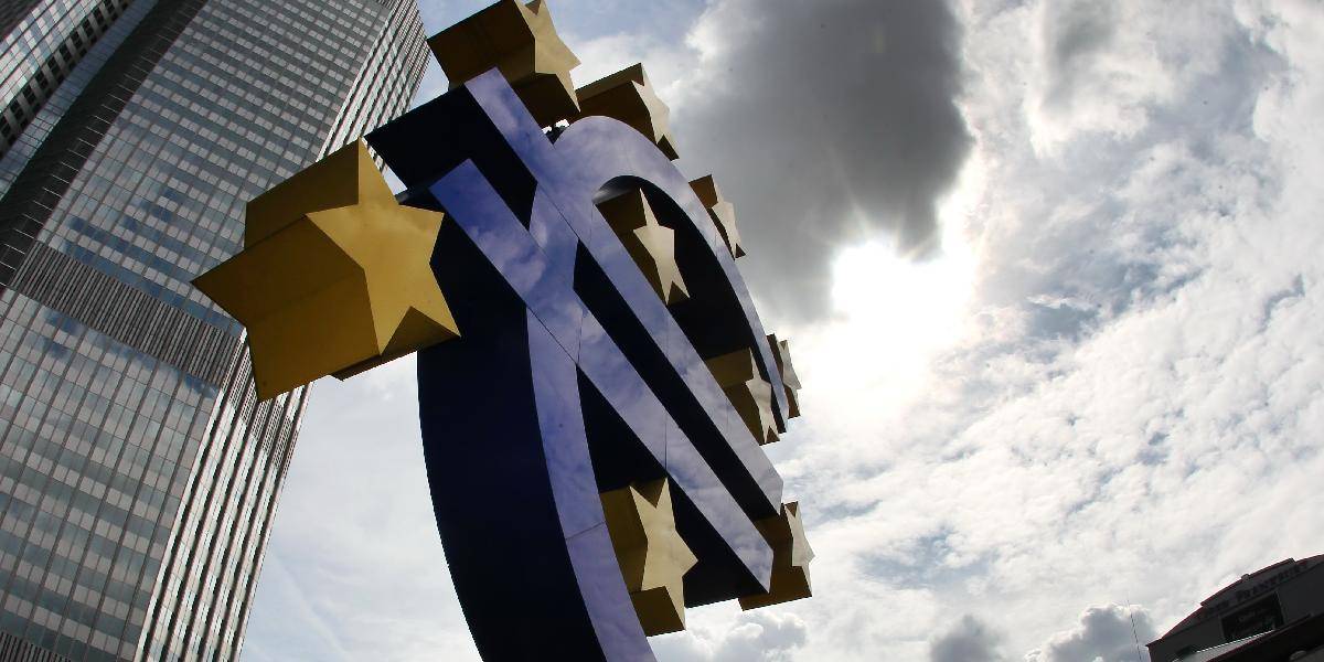 ECB začne kontrolu popredných bánk v eurozóne
