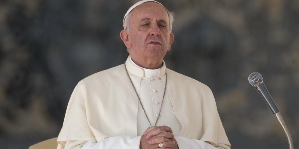 Pápež nariadil limburskému biskupovi dočasný odchod z diecézy