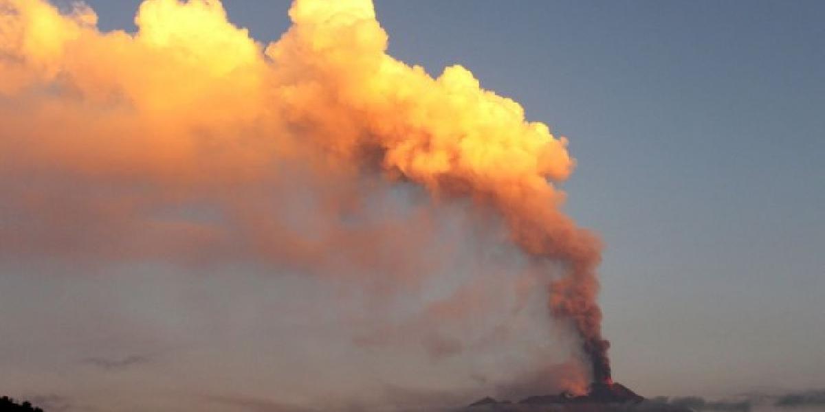 Najaktívnejšia európska sopka Etna opäť pohrozila