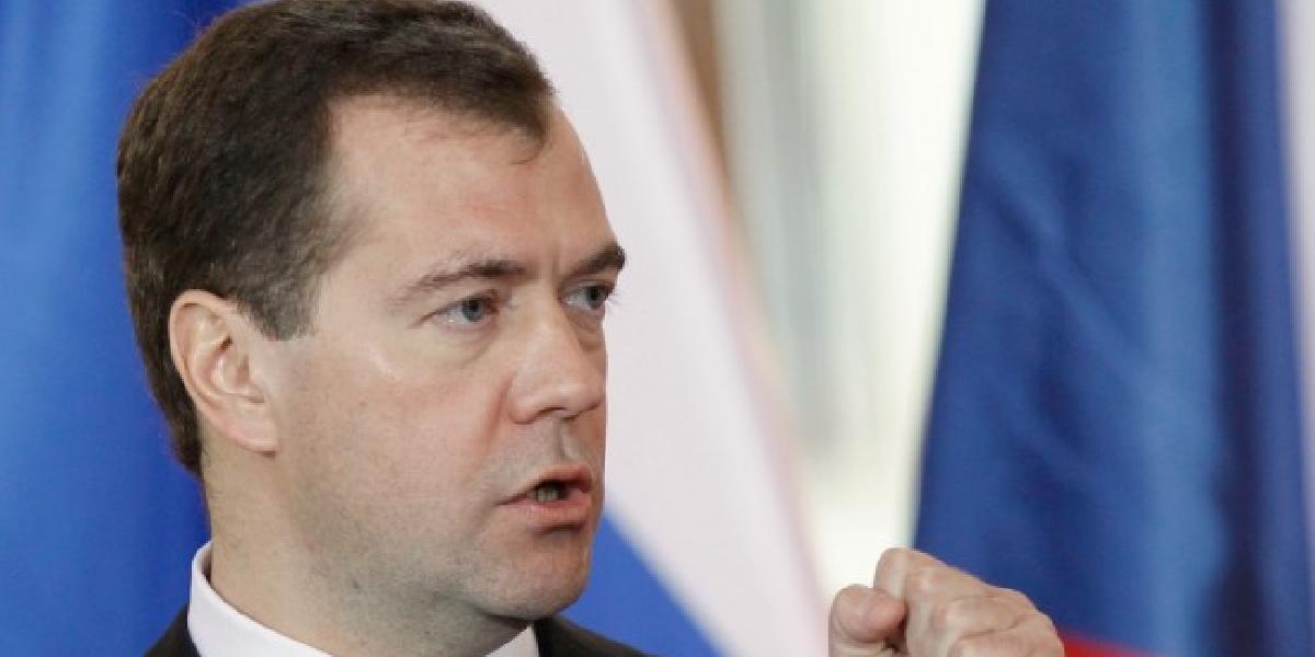 Čína je strategickým partnerom Ruska, tvrdí Medvedev