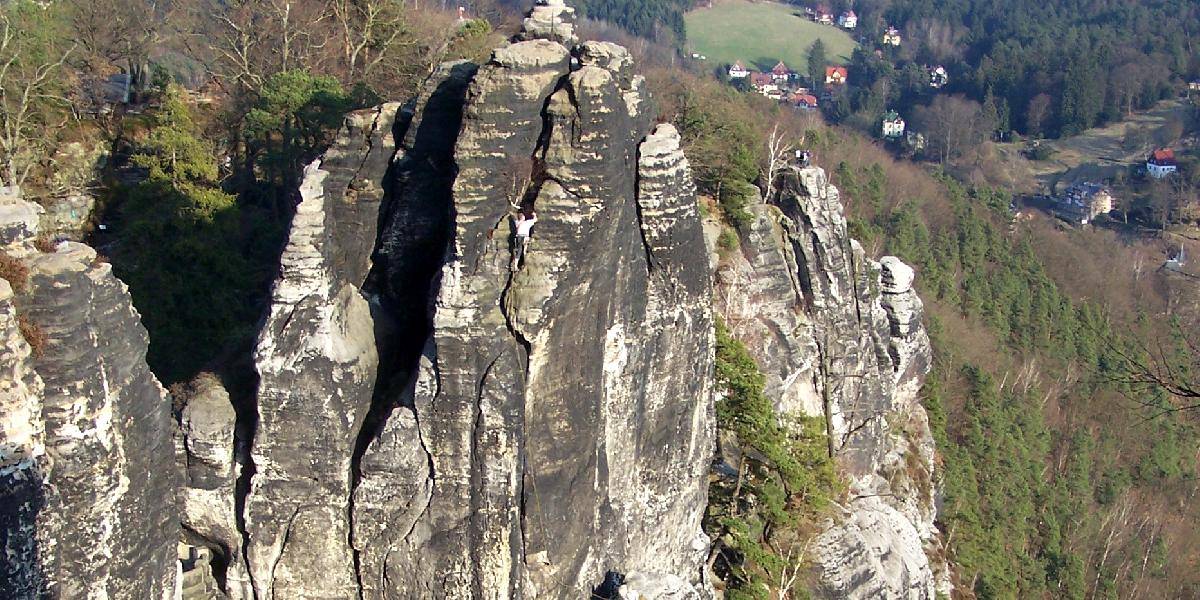 Zo skalnej steny v Rakúsku zachraňovali slovenských horolezcov