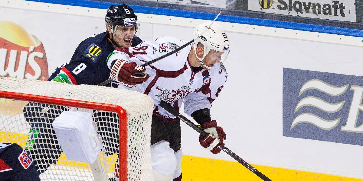 KHL: Magnitogorsk vyhral v Omsku 5:2, skórovali Hossa a Podhradský