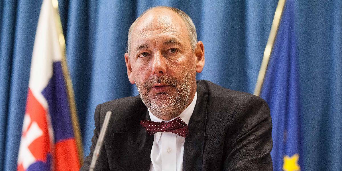 Minister Malatinský chce, aby štátne firmy nezverejňovali zmluvy