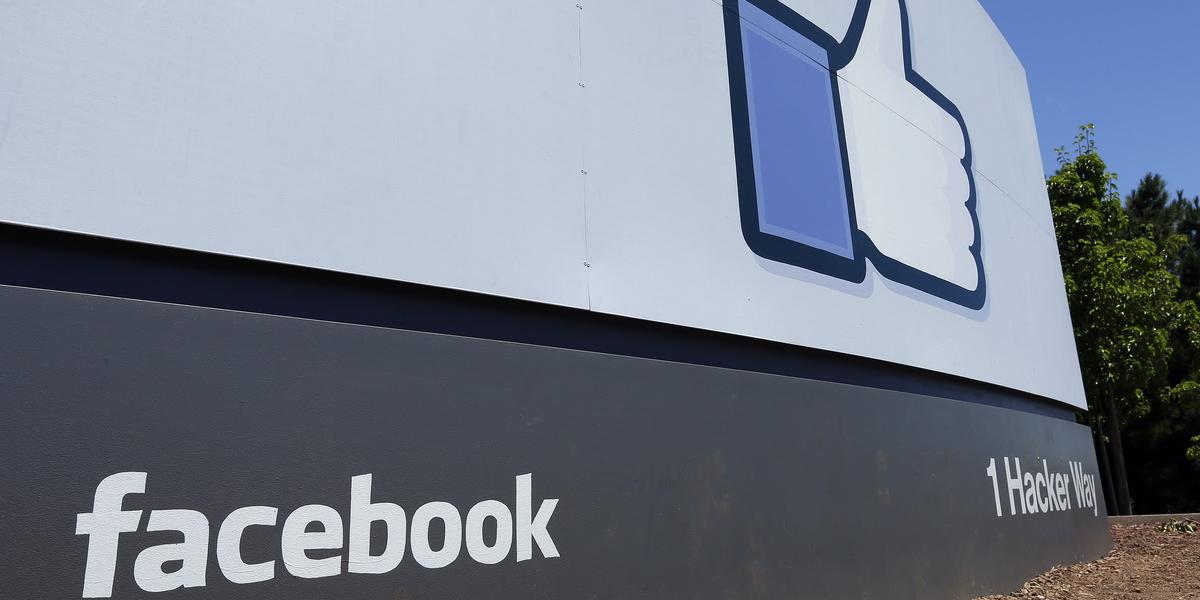 Tržby spoločnosti Facebook stúpli o 60 % na 2,016 miliardy