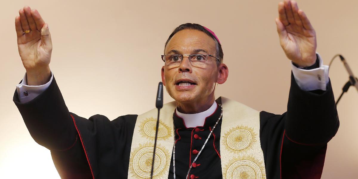 Luxusný biskup z Nemecka sa po odvolaní utiahol do kláštora