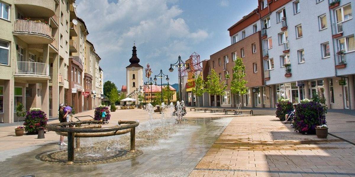 Najkrajším slovenským mestom je Púchov, najkrajšou obcou Komjatice