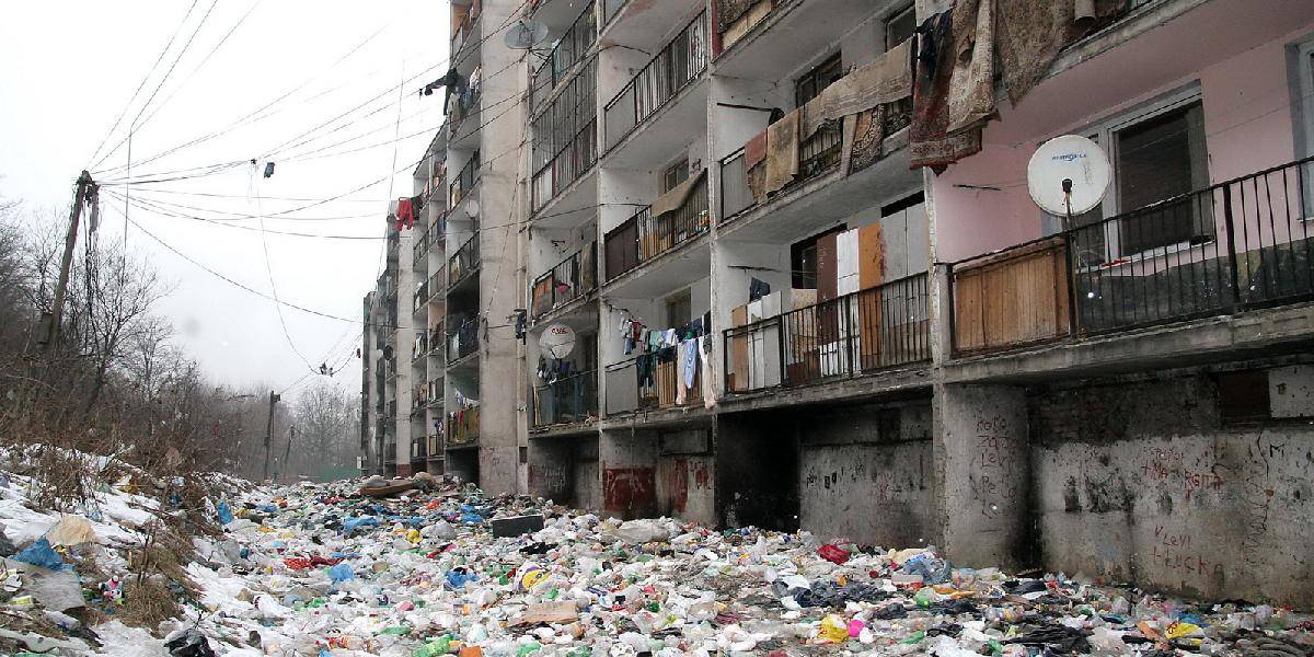 Daily Mail o Luníku IX.: Na sídlisku žije v zlých podmienkach 8-tisíc Rómov!