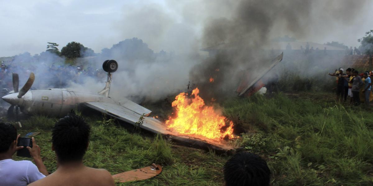 V Bolívii sa zrútilo lietadlo: Osem ľudí prežilo, deväť utrpelo zranenia