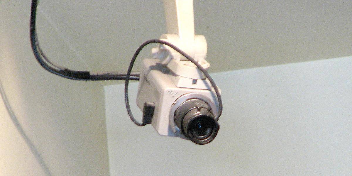 Šikovný zlodej: Ukradol kameru, ktorá ho nasnímala