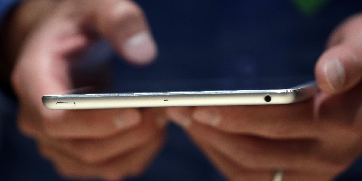 Britským ministrom zakázali iPady, boja sa odpočúvania