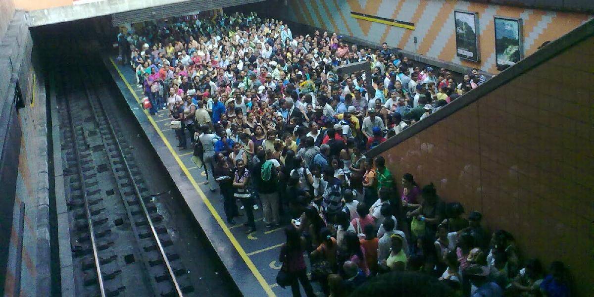 VIDEO Toto ste ešte nevideli: Takto sa nastupuje do metra vo Venezuele!