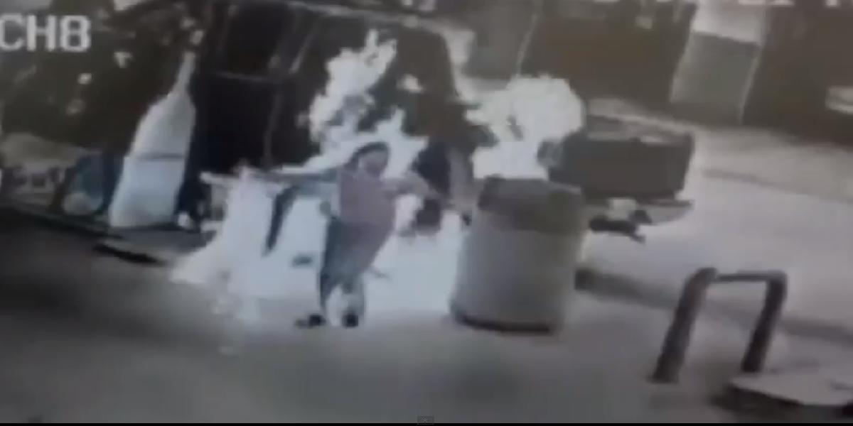 Šokujúce VIDEO: Muž omylom podpálil svoju manželku!