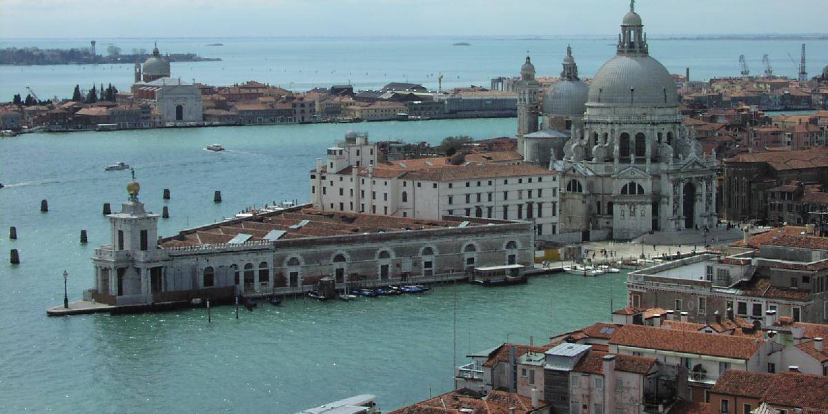 Benátky obmedzia prístup gigantickým výletným lodiam