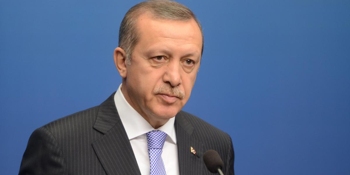 Turecký premiér poprel, že jeho krajina poskytuje podporu al-Káide v Sýrii