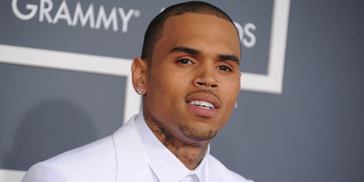 Chris Brown podal protižalobu na bratranca speváka Franka Oceana