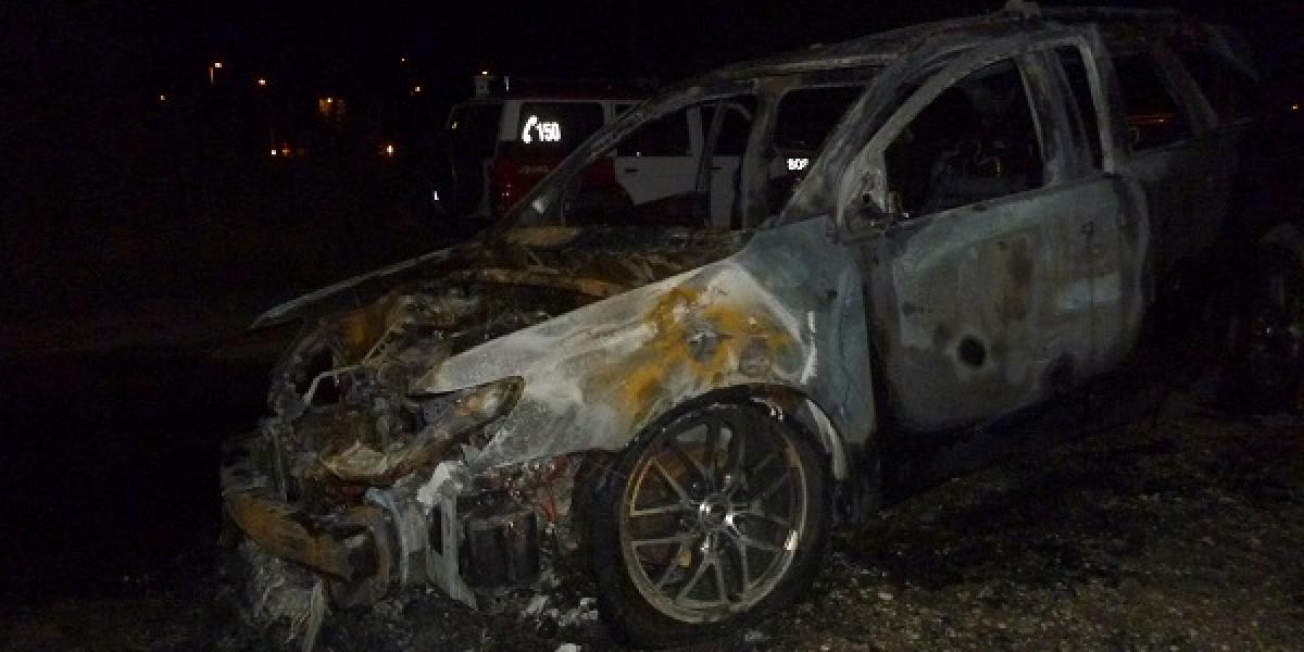 Polícia vyšetruje požiar auta v Dúbravke