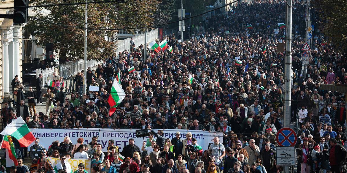 V Bulharsku protestujú proti vláde: Zatarasili prístup do najväčšej univerzity