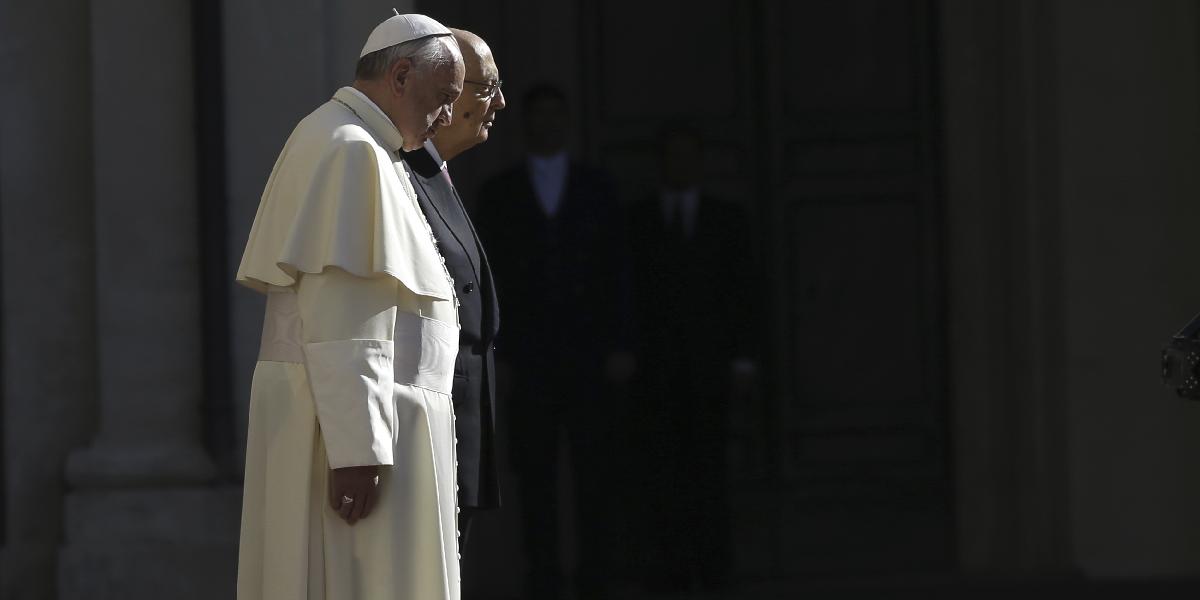 Pápež František odmietol prezidentskú eskortu