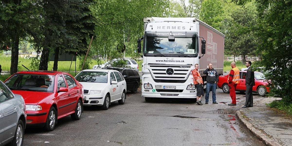 V Maďarsku zadržali zločincov, ktorí kradli naftu aj z kamiónov zo SR