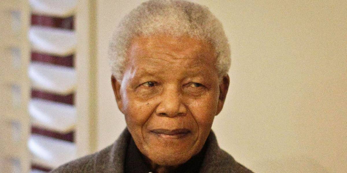 Bývalý prezident Mandela nemôže hovoriť, komunikuje mimicky