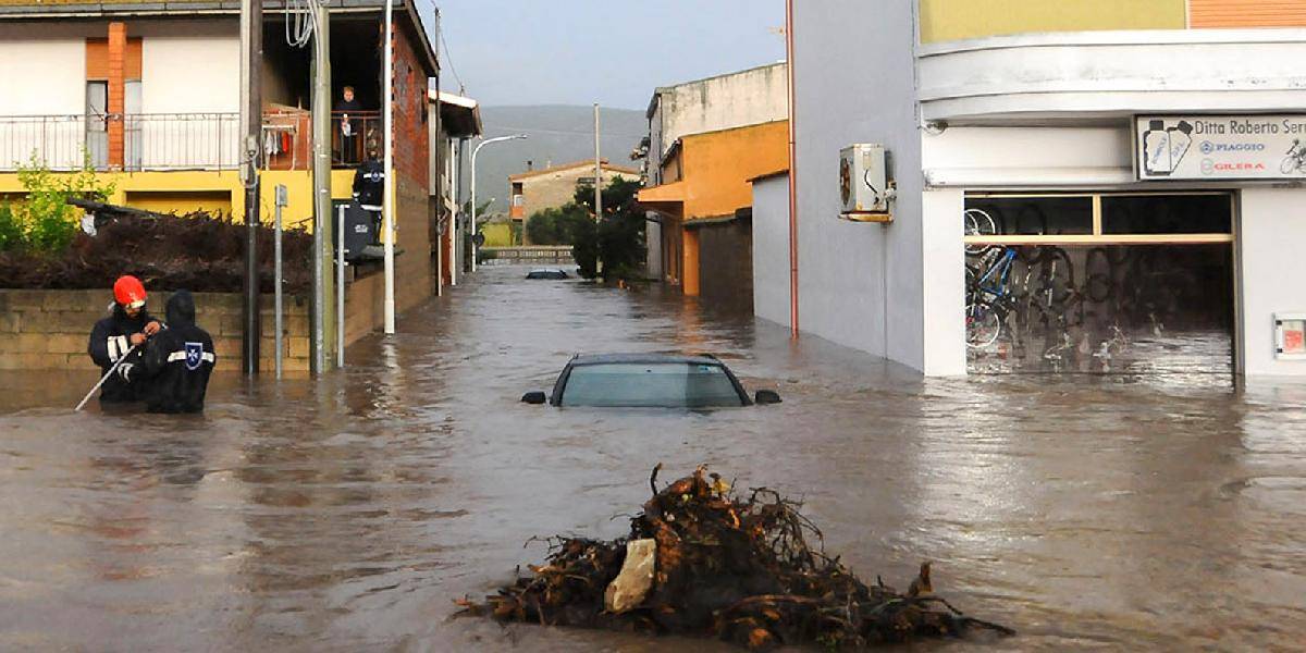 Taliansko postihli záplavy: V Sardínii evakuovali stovky ľudí, strhnuté mosty, 9 mŕtvych!
