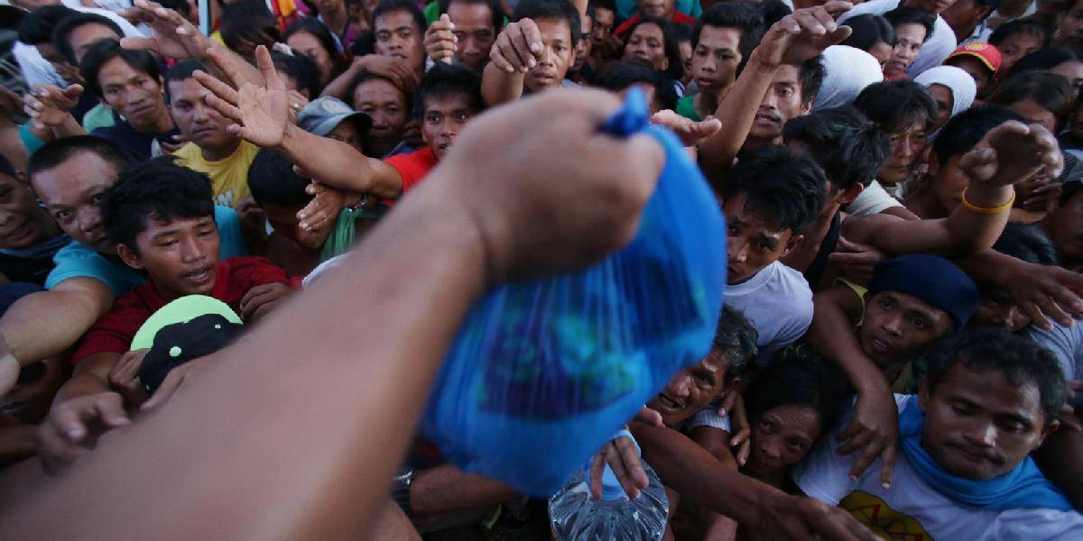 Potravinovú pomoc na Filipínach ešte nedostalo 600-tisíc ľudí
