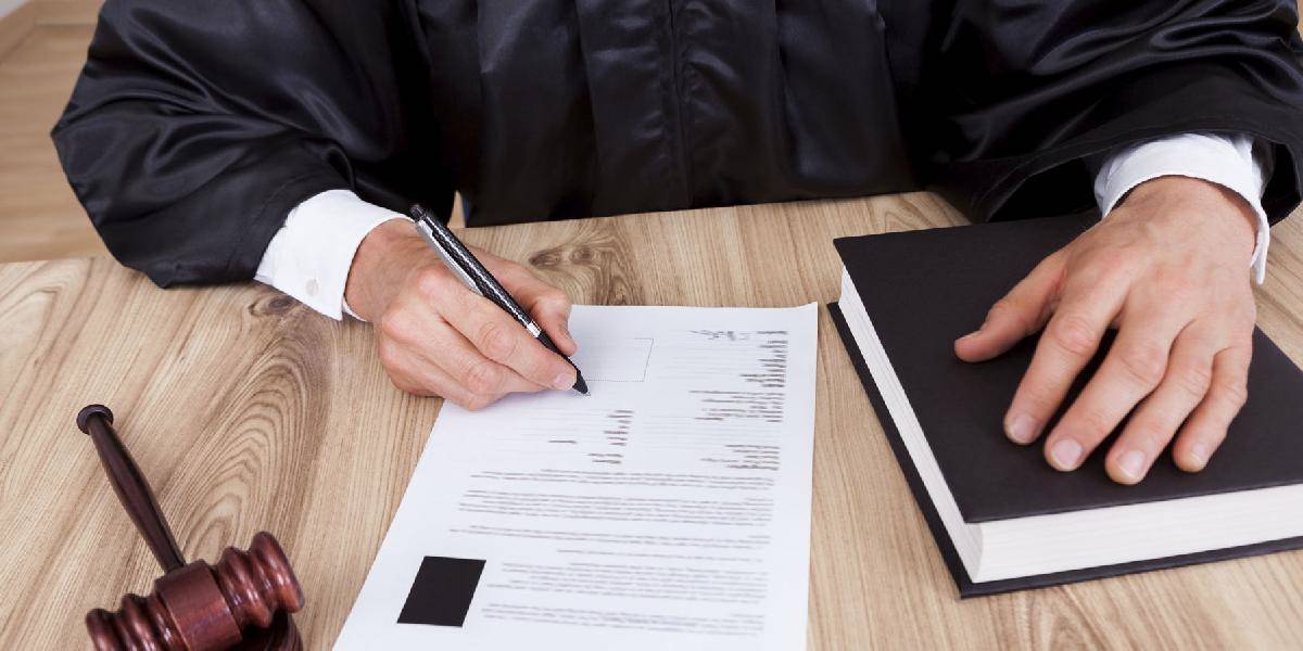 Ombudsman navrhuje disciplinárne konanie voči bratislavskému sudcovi