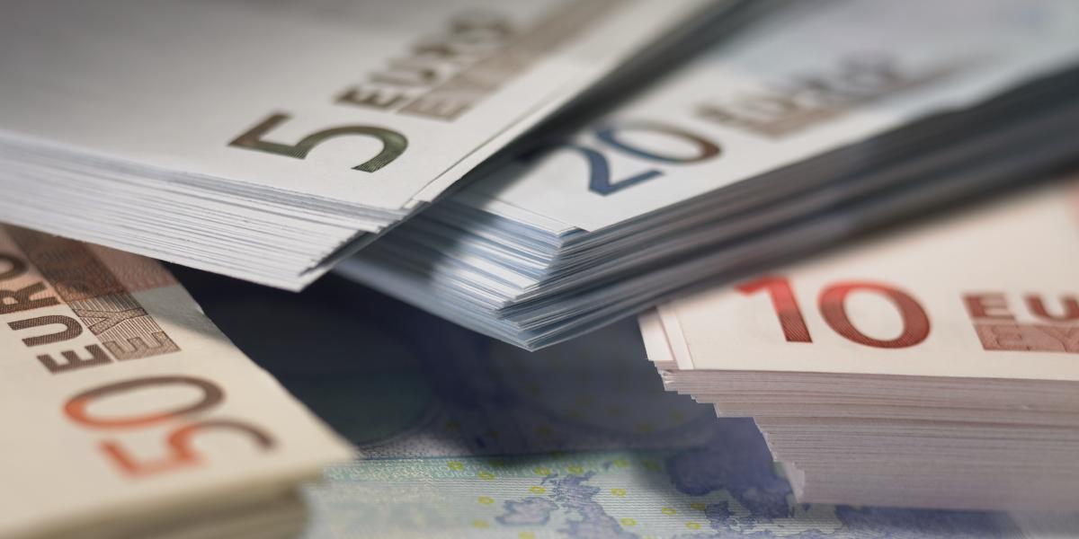 Maďarské banky dostali pokutu 32 miliónov eur za kartel v hypotékach