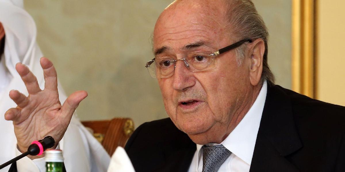 Blatter žiada o vytvorenie tlaku na Katar
