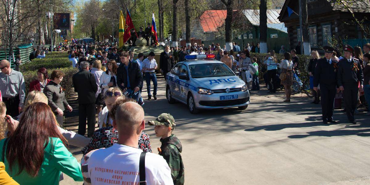 Počas razie na trhovisku v Rusku zatkli viac ako 1000 osôb