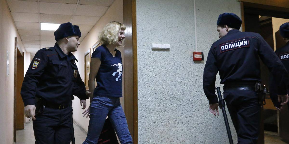 Ruský súd prepustil ďalších troch aktivistov Greenpeace