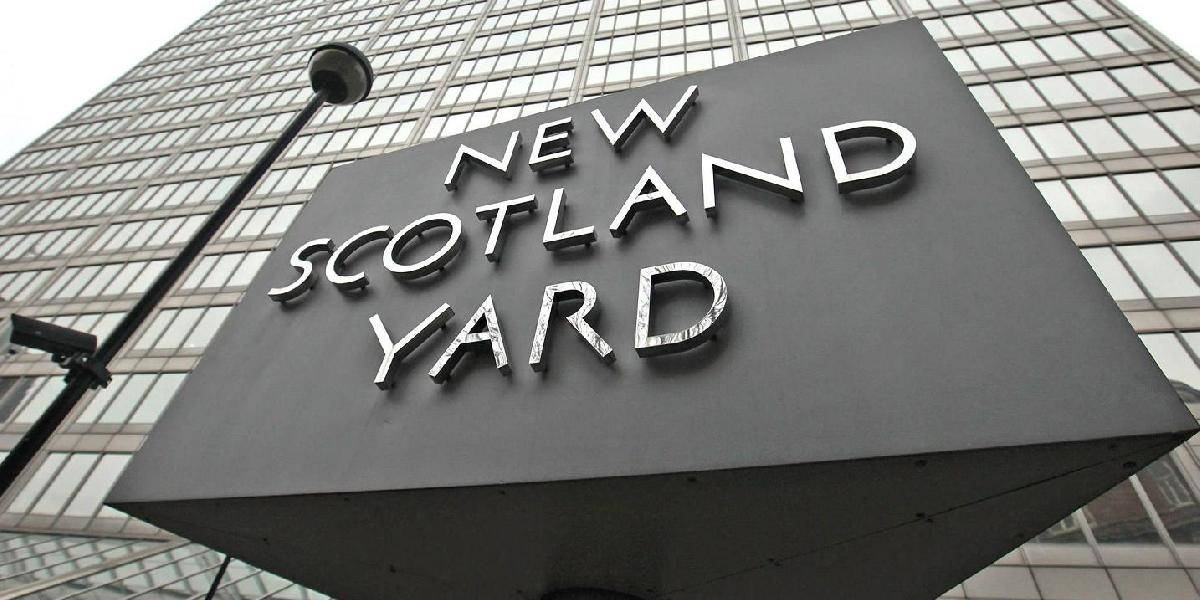 Britská polícia oslobodila tri ženy, údajne zadržiavané ako otrokyne