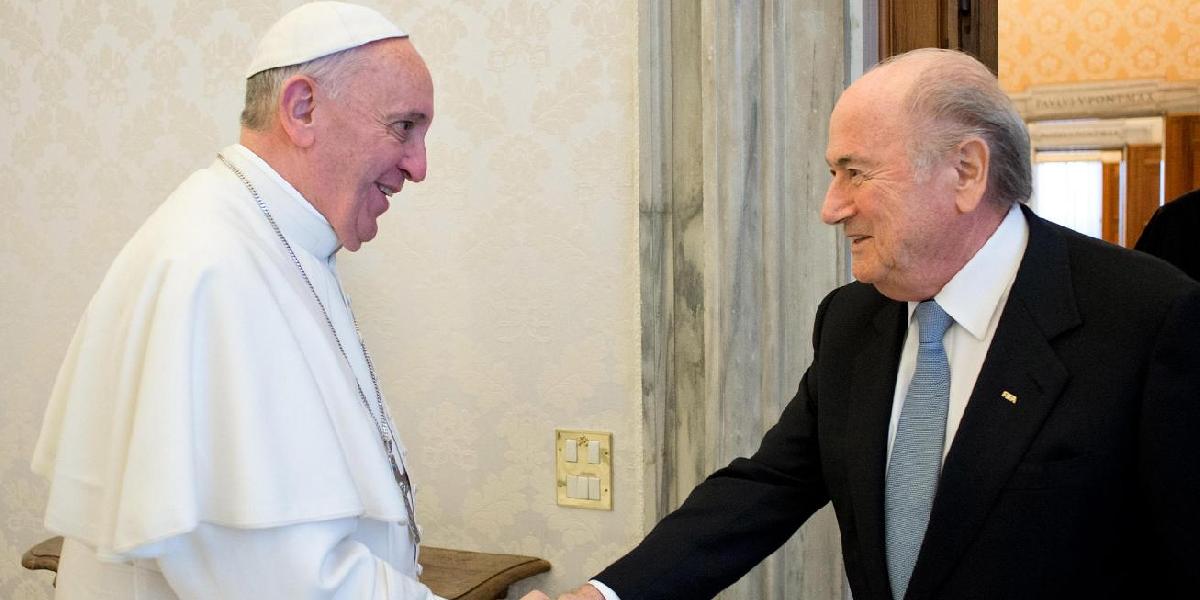Pápež František prijal na súkromnej audiencii šéfa FIFA Blattera