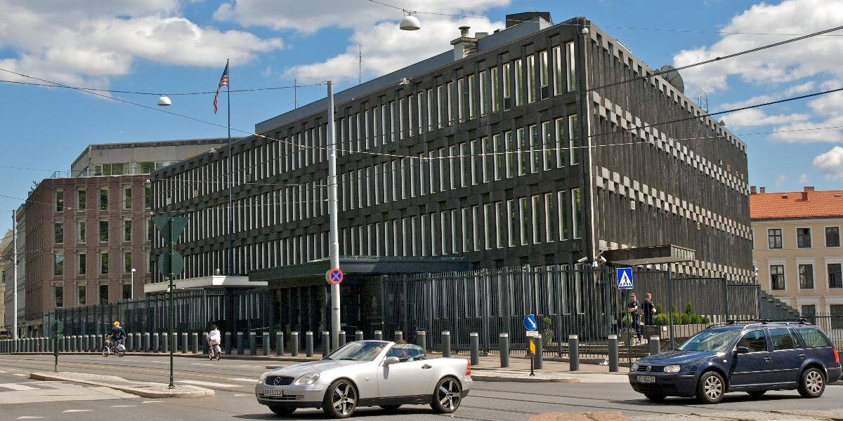 Zamestnanci veľvyslanectva USA v Nórsku dlhé roky neplatili dane