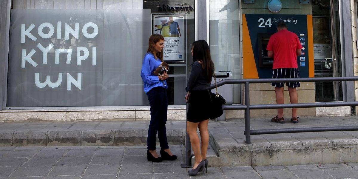 Cyprus uvoľnil niektoré obmedzenia pre pohyb peňazí na účtoch bánk
