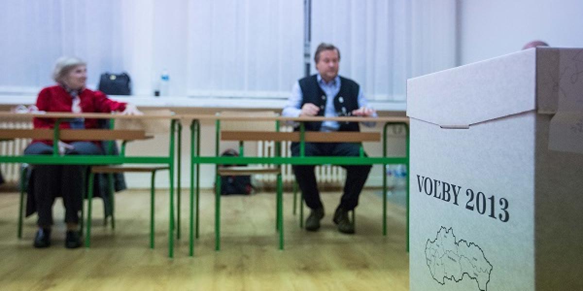 Viacerí členovia okrskových komisií v Bratislave neprišli k voľbám